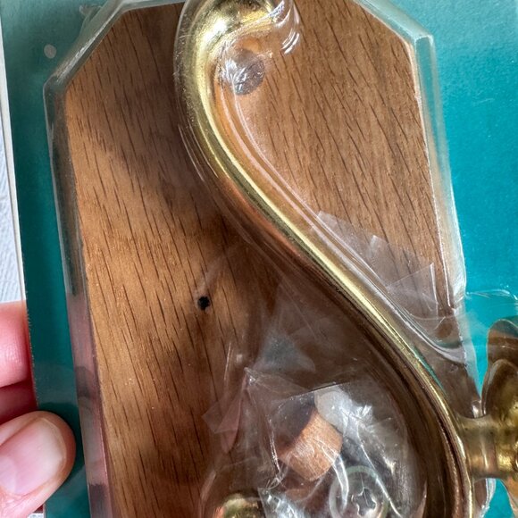 Vintage Metal Hook with Solid Oak Back Plate - New Old Stock - Picture 8 of 9